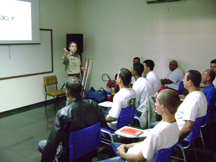 Na data do dia 14/05/2012, teve inicio o curso de Agente de Defesa Civil para o Bombeiro Comunitário da cidade de Ubiratã com o término previsto para o dia 28 de junho de 2012.