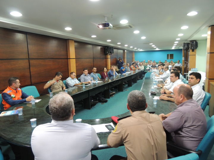 O 5º Grupamento de Bombeiros juntamente com a Defesa Civil Municipal e Estadual, promoveu na última quarta-feira (2), o lançamento do Plano de Auxílio Mútuo (PAM) de Maringá e região metropolitana