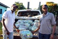 Governo entrega cestas básicas a comunidades tradicionais do Oeste