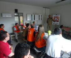 13ª COREDEC realiza no dia 11 o  Iº Encontro de Voluntários de 
Defesa Civil e Palestra seguida de Evacuação Escolar na cidade de Apucarana contemplando a V Semana Nacional de Redução de Desastres