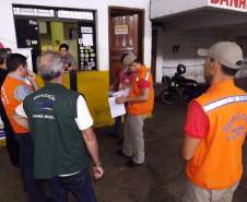 9ª Coordenadoria Regional de Proteção e Defesa Civil em conjunto com várias instituições, desenvolveu uma fiscalização em depósitos, armazenamentos e revendas de produtos perigosos no município de Foz do Iguaçu.
