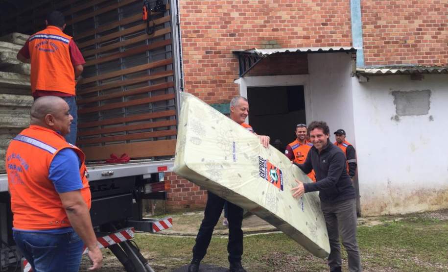 Entrega dos donativos - coronel Ricardo e Prefeito Marcus