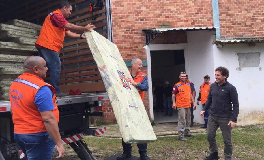 Entrega de donativos em Piraquara