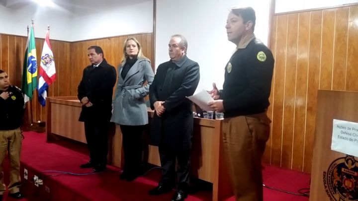 ALUNOS DO CURSO DE FORMAÇÃO DE OFICIAIS PARTICIPAM DE PALESTRA COM O COORDENADOR ESTADUAL DE PROTEÇÃO E DEFESA CIVIL NA ACADEMIA POLICIAL MILITAR DO GUATUPÊ.