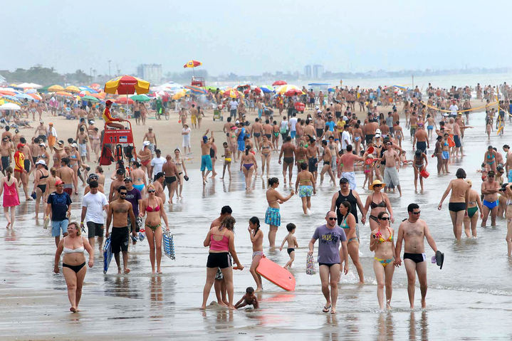 Simepar e Defesa Civil lançam serviço de alerta para banhistas