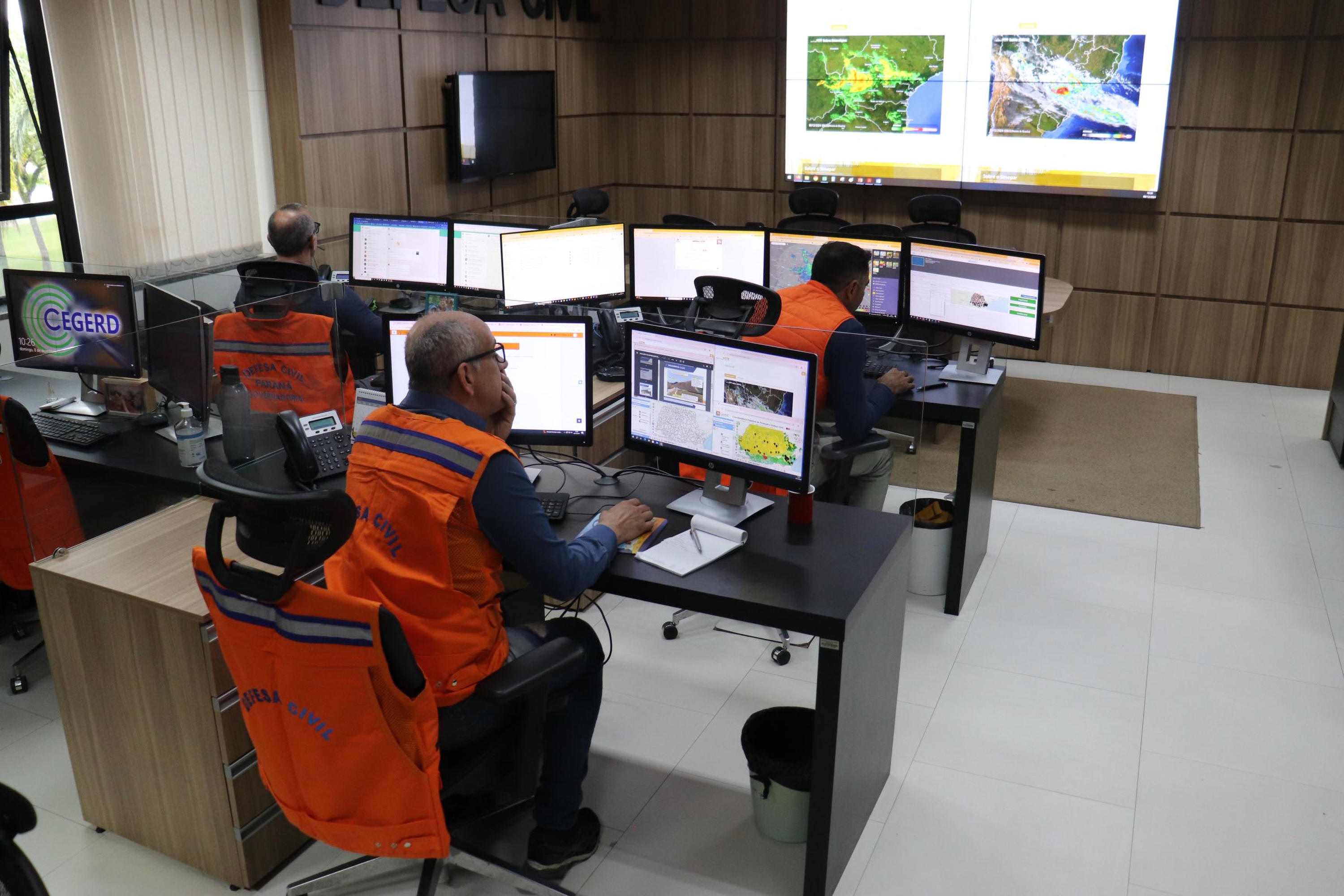 Chuvas ultrapassam 100 mm em várias cidades no sábado e Defesa Civil registra ocorrências