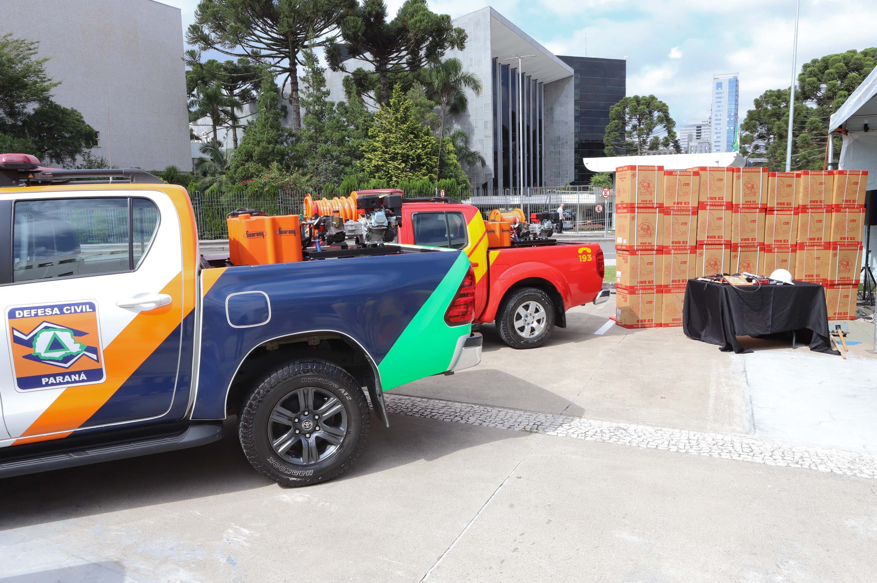 Resposta rápida: Estado entrega equipamentos a 100 municípios para combate a incêndios