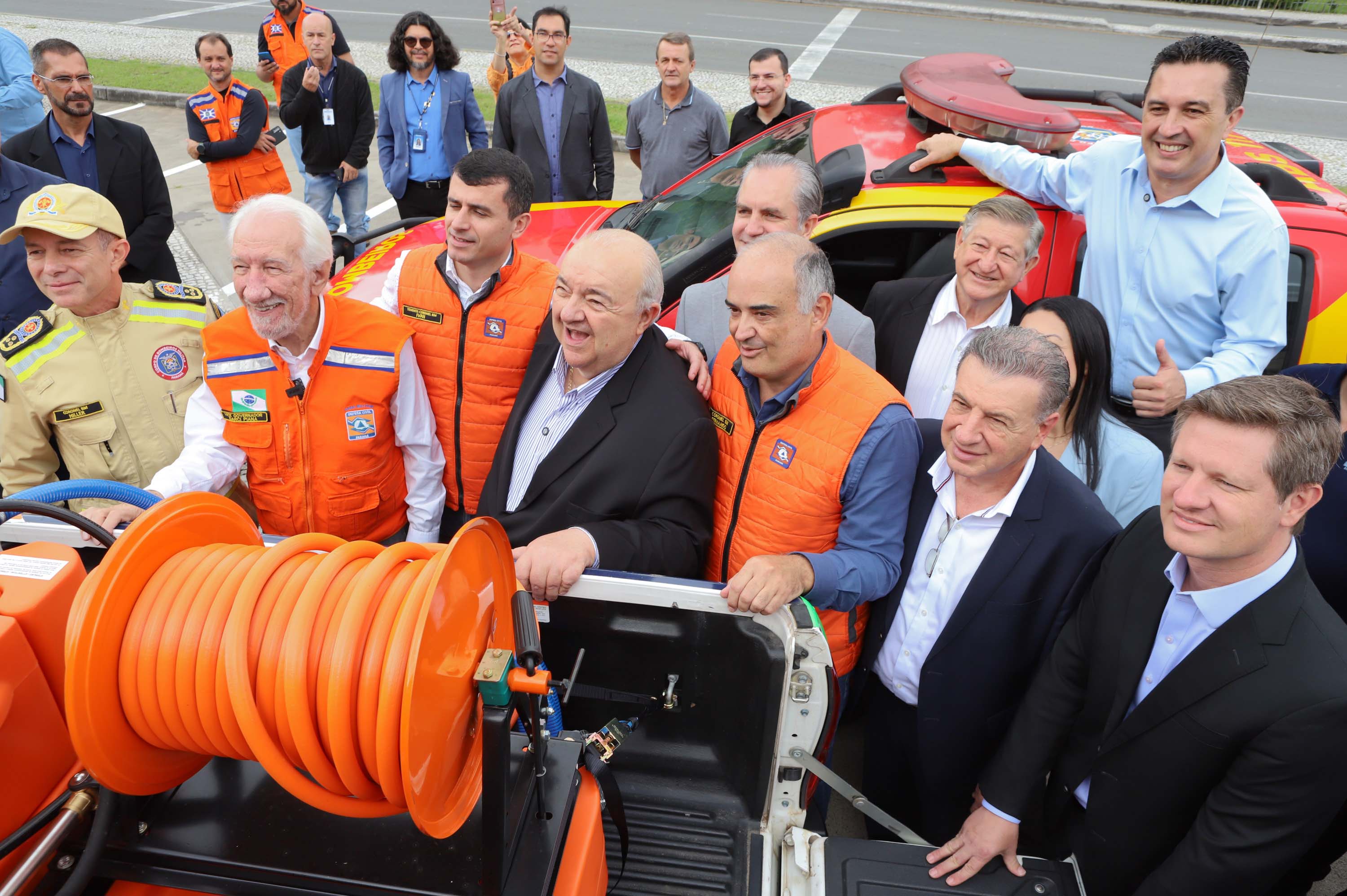 Resposta rápida: Estado entrega equipamentos a 100 municípios para combate a incêndios