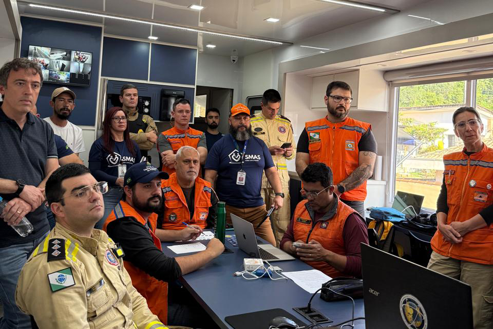 Estado, União e municípios iniciam levantamento de danos em estruturas de Cerro Azul e Adrianópolis