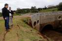 Governador entrega reconstrução de ponte e estrada destruídas por chuvas
