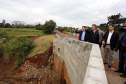 Governador entrega reconstrução de ponte e estrada destruídas por chuvas