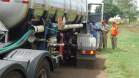 Fiscalização de produtos perigosos em 24  de novembro de 2011 na cidade de Apucarana, rodovia 376.