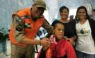 Na manhã da última quinta-feira, dia 24 de março, o 1º Grupamento de Bombeiros e 1ª CORPDEC realizaram a entrega de chocolates para crianças integrantes da Associação de Moradores e Amigos da Vila Estrela, localizada na Rua Aristides Borsatto, nº 372, Vila Estrela, no Bairro Fazendinha