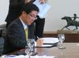 O governador Beto Richa assinou nesta quarta-feira (6), no Palácio Iguaçu, um termo de cooperação técnica entre o Paraná e o Governo do Japão para instalar, no Estado, um radar Banda X para monitoramento meteorológico e prevenção de desastres naturais na Região Metropolitana de Curitiba