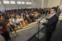 O governador Beto Richa lançou nesta terça-feira (26) a campanha de vacinação contra a dengue no Paraná e anunciou que 500 mil pessoas serão imunizadas nos 30 municípios com maior circulação viral da doença. A vacinação começa dia 13 de agosto. O Paraná é o primeiro das Américas a fazer uma campanha pública contra a dengue. O Governo do Estado investirá R$ 50 milhões na aquisição da vacina.
