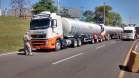 3ª Coordenadoria Regional de Proteção e Defesa Civil (CORPDEC) acompanhou a Fiscalização de Produtos Perigosos, na Rodovia BR 153 - Km 40 (Posto da Polícia Rodoviária Federal), coordenada pelo Corpo de Bombeiros de Santo Antônio da Platina-PR.