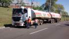 3ª Coordenadoria Regional de Proteção e Defesa Civil (CORPDEC) acompanhou a Fiscalização de Produtos Perigosos, na Rodovia BR 153 - Km 40 (Posto da Polícia Rodoviária Federal), coordenada pelo Corpo de Bombeiros de Santo Antônio da Platina-PR.