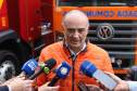 Governador Ratinho Junior entrega 10 novos caminhões para combate a incêndios