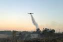 Aviões contratados pelo Estado reforçam combates a dois incêndios em Ponta Grossa