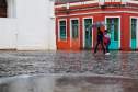 Defesa Civil alerta para risco de fortes tempestades de sábado até segunda-feira