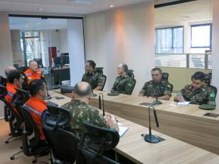 Defesa Civil apresenta SISDC para integrantes do Comando de Operações Terrestres