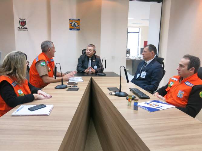 Deputado estadual Coronel Lee visita a Coordenadoria Estadual da Defesa Civil