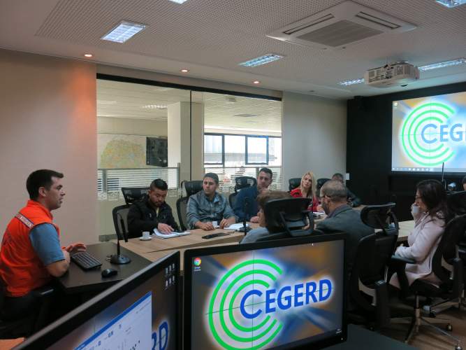 Defesa Civil Estadual instrui Vereadores de São José dos Pinhais sobre funcionamento do Sistema Estadual de Defesa Civil