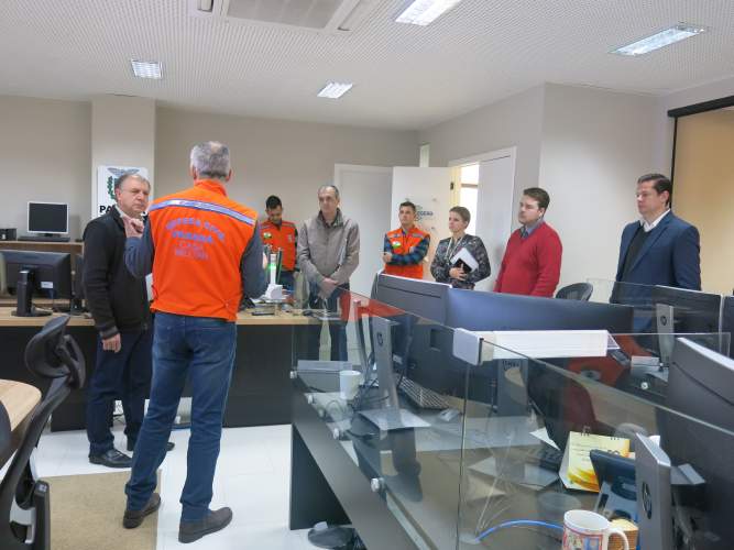 Secretário de Desenvolvimento Urbano e Obras do Paraná visita a Coordenadoria Estadual da Defesa Civil