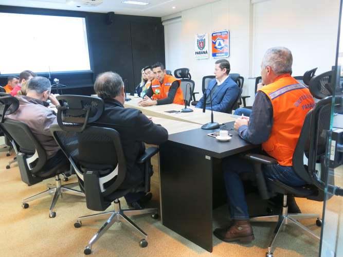 Secretário de Desenvolvimento Urbano e Obras do Paraná visita a Coordenadoria Estadual da Defesa Civil
