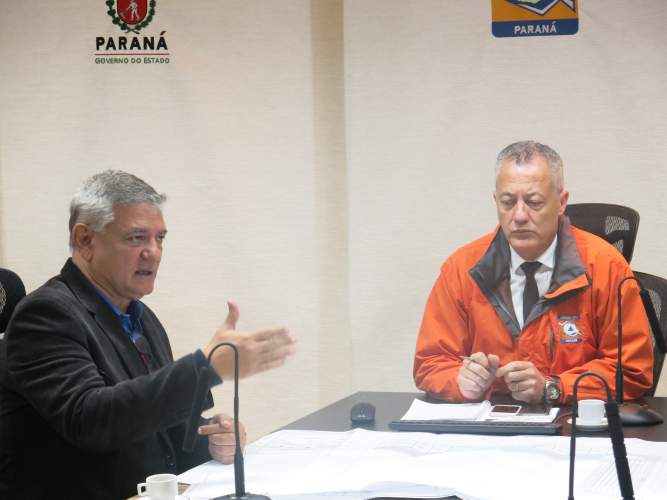 Deputado Estadual e Superintendente do Esporte visitam a Defesa Civil do Paraná