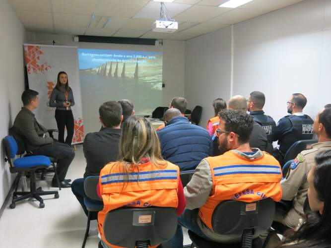 Defesa Civil do Paraná participa de reunião de entrega de Plano de Ação Emergência de Barragem