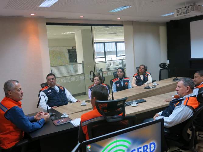 Defesa Civil do Paraná recebe visita de integrantes da Defesa Civil do Estado de Minas Gerais