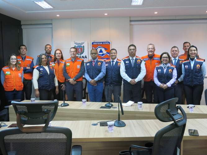 Defesa Civil do Paraná recebe visita de integrantes da Defesa Civil do Estado de Minas Gerais