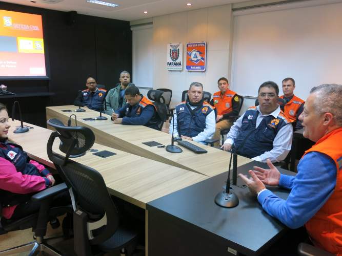 Defesa Civil do Paraná recebe visita de integrantes da Defesa Civil do Estado de Minas Gerais