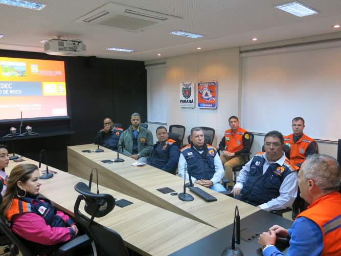Defesa Civil do Paraná recebe visita de integrantes da Defesa Civil do Estado de Minas Gerais