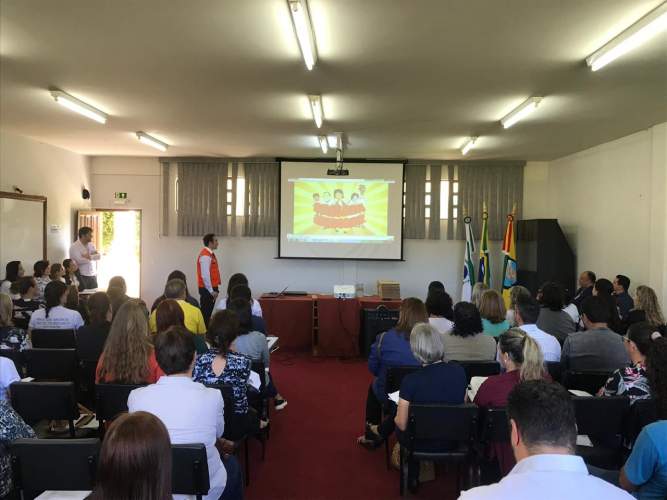 Núcleos Regionais de Educação de Pitanga e Ivaiporã recebem capacitação do Programa Brigadas Escolares