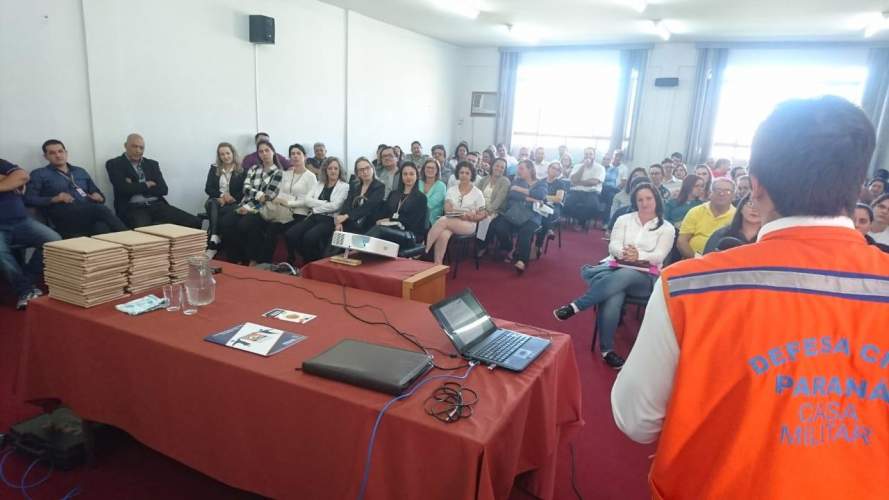 Núcleos Regionais de Educação de Pitanga e Ivaiporã recebem capacitação do Programa Brigadas Escolares