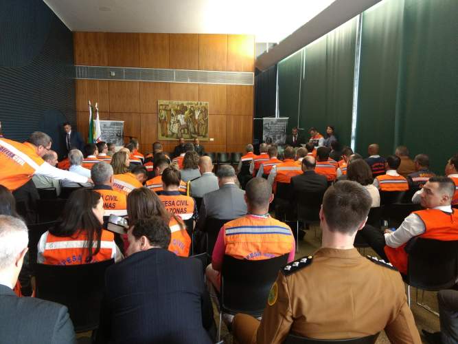 Paraná reforça Frente Parlamentar de Proteção e Defesa Civil