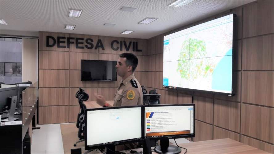 Técnicos da Celepar realizam visita técnica as instalações da Coordenadoria Estadual da Defesa Civil