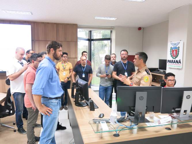 Técnicos da Celepar realizam visita técnica as instalações da Coordenadoria Estadual da Defesa Civil