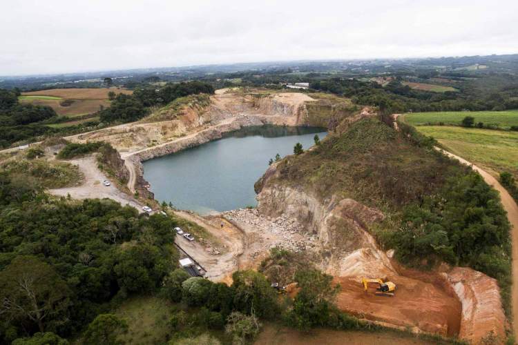 Crise hídrica amplia rodízio de água na região de Curitiba