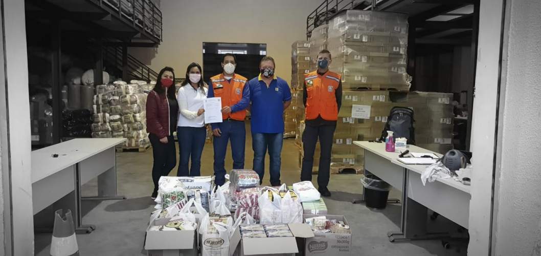 Defesa Civil recebe doação de 300 quilos de alimento dos funcionários do Banco do Brasil