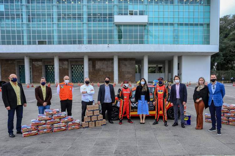 Governo recebe 1,5 tonelada de alimentos e 20 mil frascos de álcool