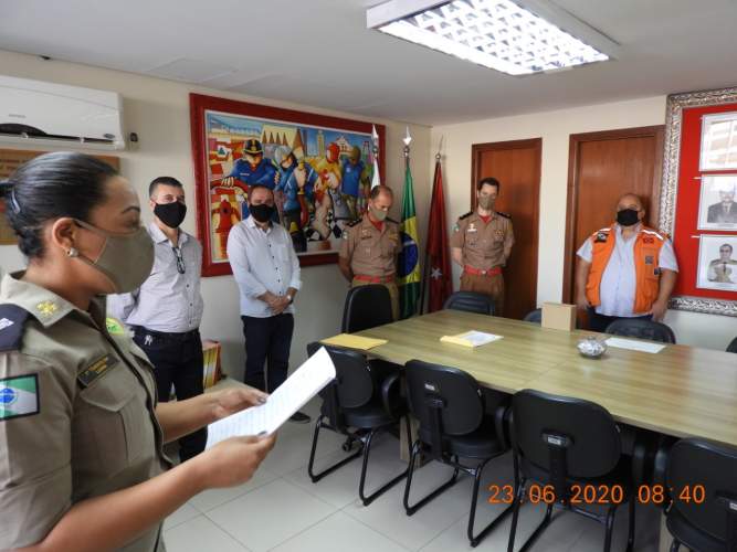 Radioamadores Voluntários de Londrina são homenageados na sede do Corpo de Bombeiros