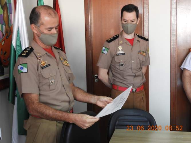 Radioamadores Voluntários de Londrina são homenageados na sede do Corpo de Bombeiros