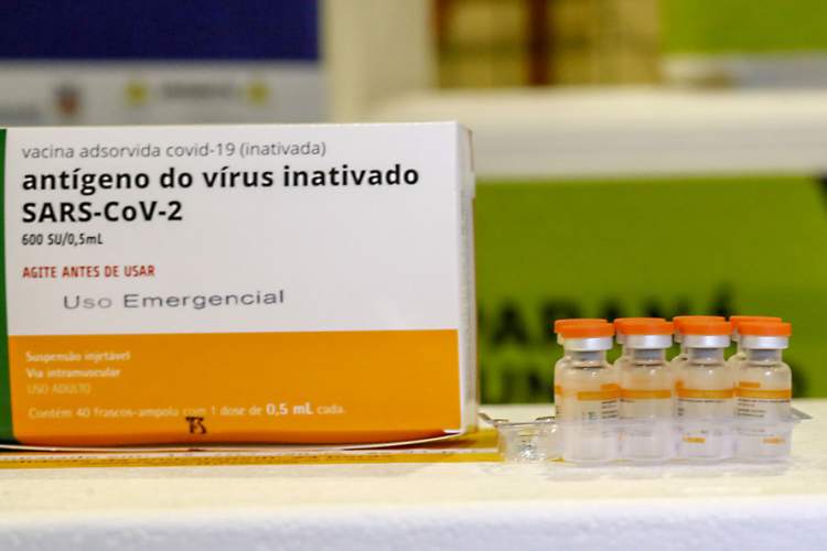 Vacina chega no Paraná