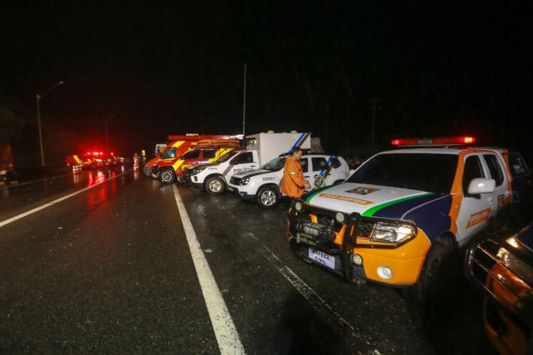 Deslizamento na BR-376