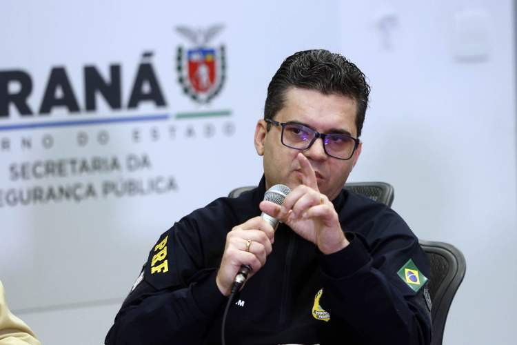 Buscas na BR-376 têm equipes em solo e apoio de câmeras; quatro veículos já foram retirados