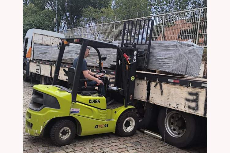 Defesa Civil Estadual envia 2,6 mil telhas para moradores de São José dos Pinhais