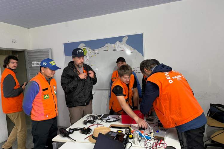 Simulado da Defesa Civil em Antonina treina população para situações de inundação Foto: Defesa Civil Simulado da Defesa Civil em Antonina treina população para situações de inundação Foto: Defesa Civil Simulado da Defesa Civil em Antonina treina população para situações de inundação Foto: Defesa Civil Simulado da Defesa Civil em Antonina treina população para situações de inundação Foto: Defesa Civil Simulado da Defesa Civil em Antonina treina população para situações de inundação Foto: Defesa Civil Simulad